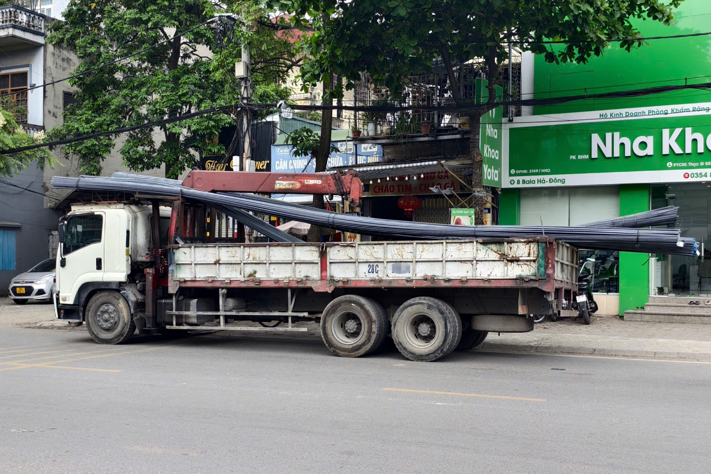 Hà Nội: CSGT ghi hình bằng camera mini, tài xế xe máy hết đường né phạt- Ảnh 5. Hà Nội: CSGT ghi hình bằng camera mini, tài xế xe máy hết đường né phạt- Ảnh 5.