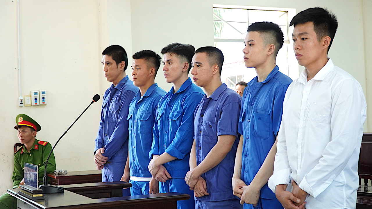 6 cựu cầu thủ CLB Bà Rịa - Vũng Tàu lĩnh án tù vì dàn xếp tỷ số, cá độ bóng đá- Ảnh 2. 6 cựu cầu thủ CLB Bà Rịa - Vũng Tàu lĩnh án tù vì dàn xếp tỷ số, cá độ bóng đá- Ảnh 2.