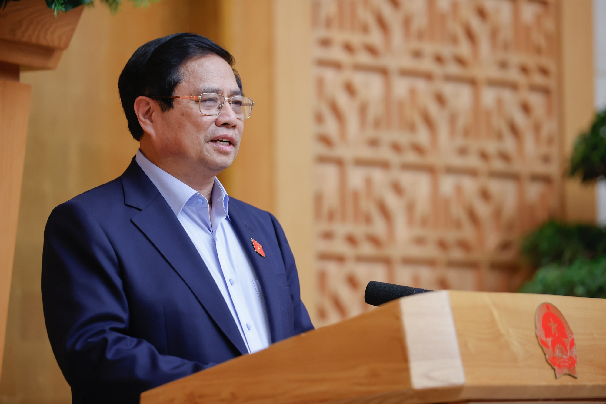 Thủ tướng: Bố trí kinh phí, chi trả sớm nhất cho người xin nghỉ chế độ và dôi dư- Ảnh 1. Thủ tướng: Bố trí kinh phí, chi trả sớm nhất cho người xin nghỉ chế độ và dôi dư- Ảnh 1.