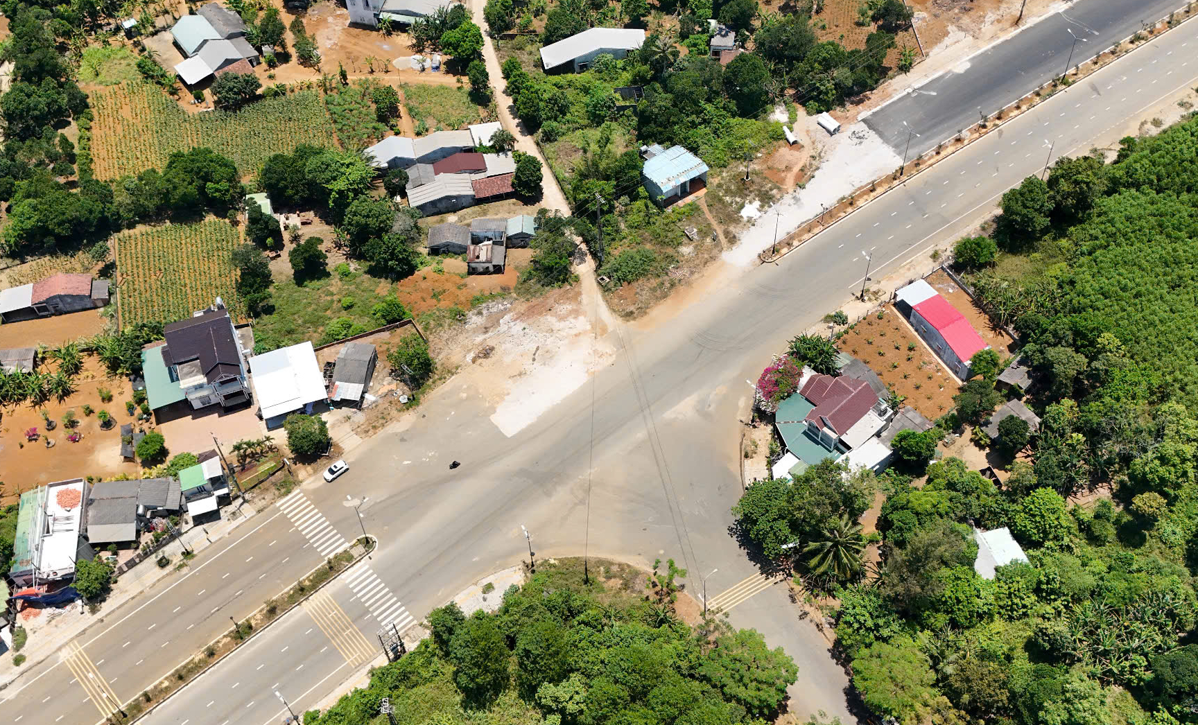 Đổi chủ 6 dự án giao thông vốn đầu tư nghìn tỷ ở Khu kinh tế Dung Quất- Ảnh 1. Đổi chủ 6 dự án giao thông vốn đầu tư nghìn tỷ ở Khu kinh tế Dung Quất- Ảnh 1.