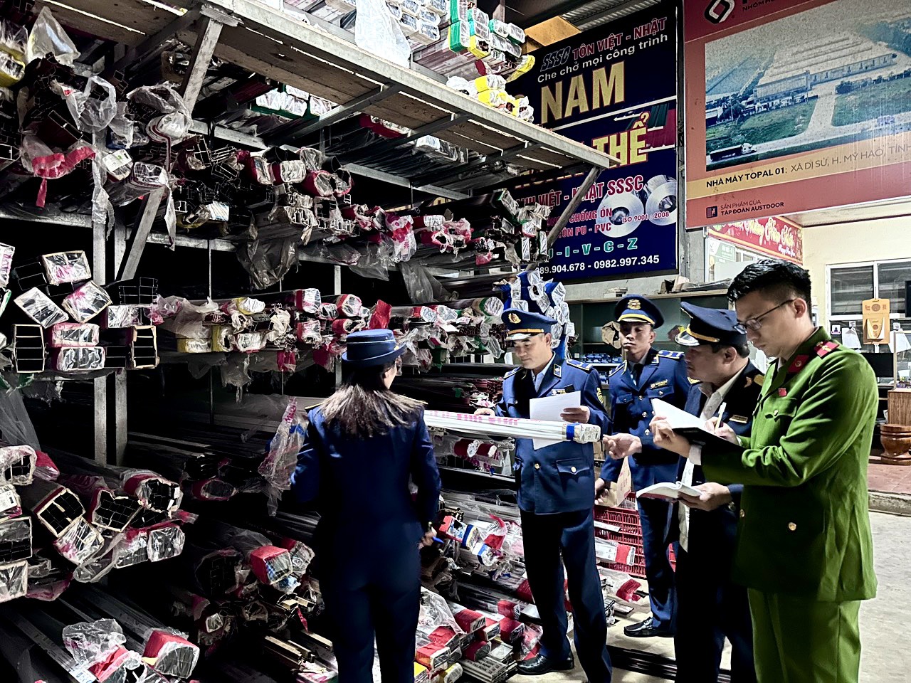 Thủ tướng y&ecirc;u cầu xử l&yacute; nghi&ecirc;m h&agrave;nh vi thao t&uacute;ng thị trường vật liệu x&acirc;y dựng- Ảnh 3.