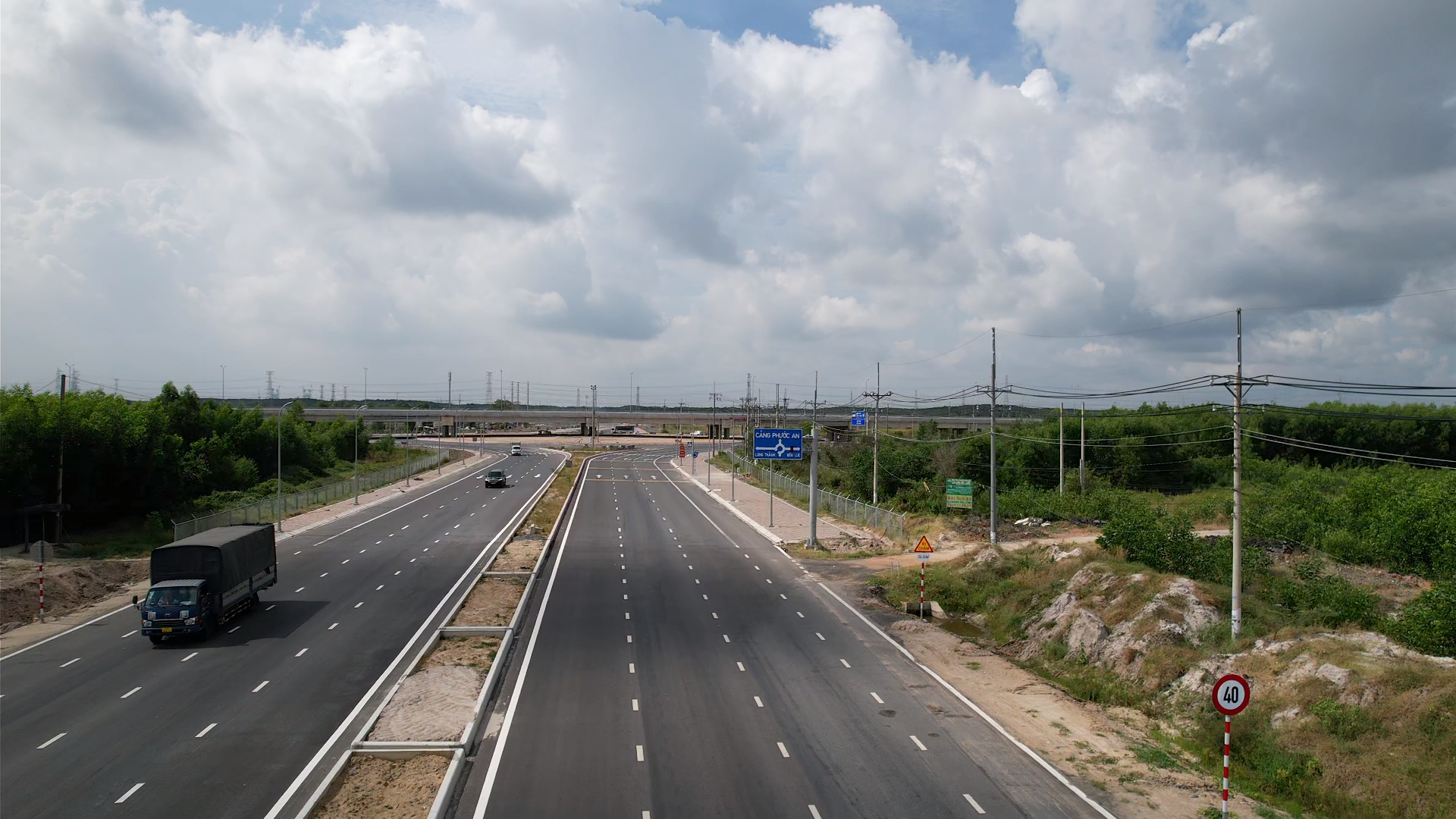 Thi công chặng cuối đường 5,2km kết nối hai tuyến cao tốc và cảng Phước An- Ảnh 5. Thi công chặng cuối đường 5,2km kết nối hai tuyến cao tốc và cảng Phước An- Ảnh 5.