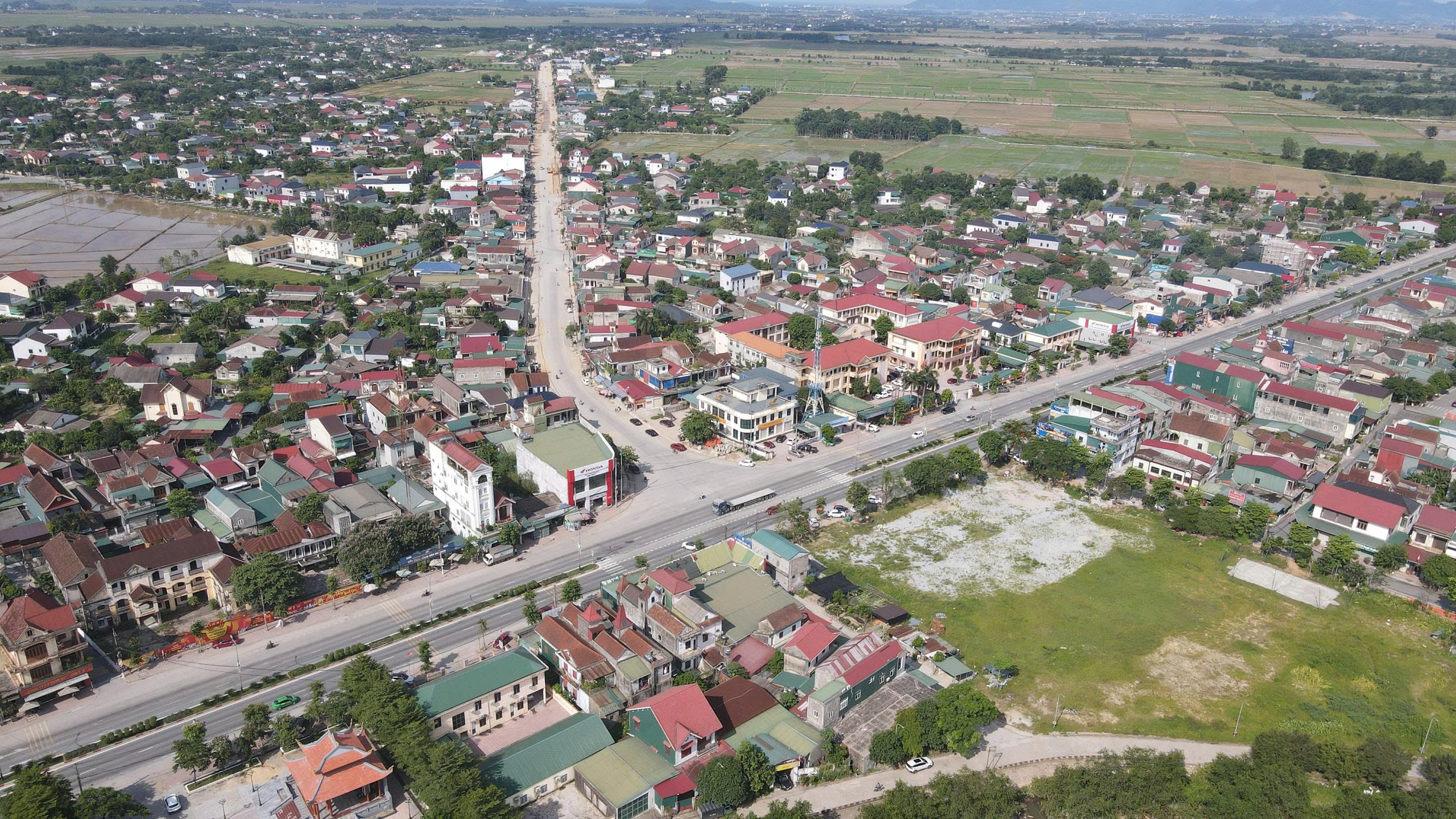 H&agrave; Tĩnh: Thi c&ocirc;ng QL8C dẫn xuống b&atilde;i biển Thi&ecirc;n Cầm gặp kh&oacute;- Ảnh 1.