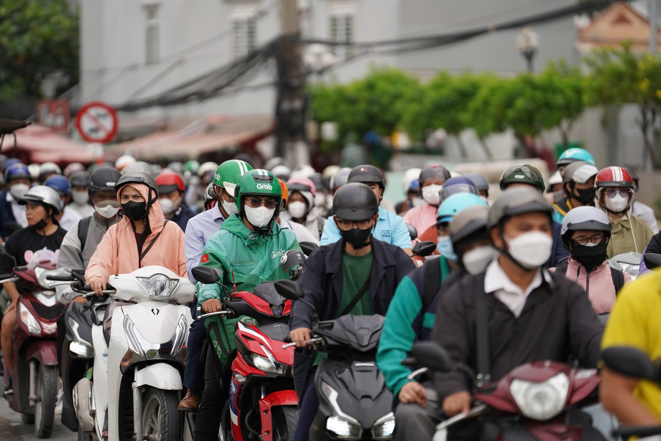 N&uacute;t giao An Ph&uacute; &ugrave;n ứ, kẹt cứng khi cấm xe m&aacute;y v&agrave;o cao tốc TP.HCM - Long Th&agrave;nh - Dầu Gi&acirc;y- Ảnh 1.