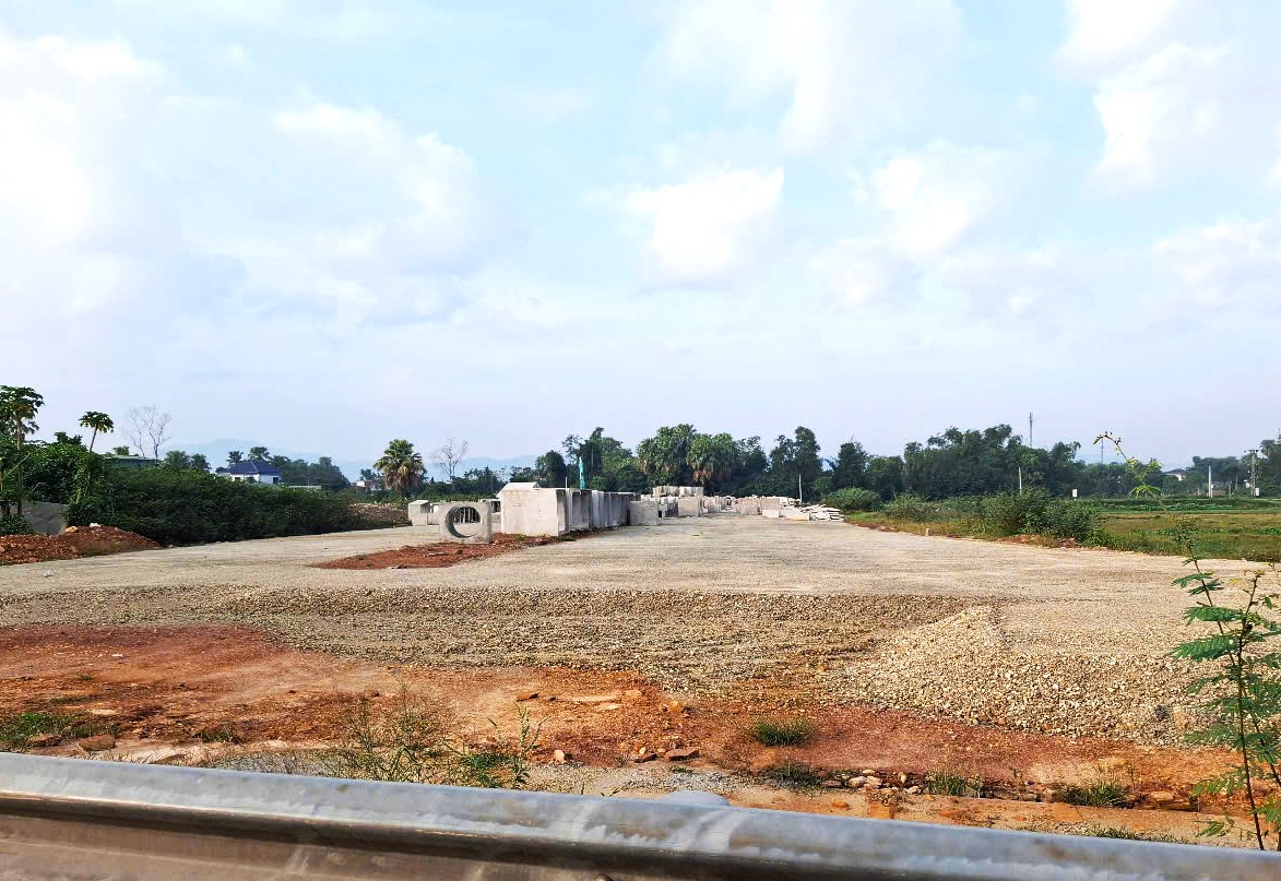 H&agrave; Tĩnh: Kh&ocirc;ng để vướng mắc cản trở tiến độ thi c&ocirc;ng c&aacute;c dự &aacute;n quan trọng- Ảnh 2.