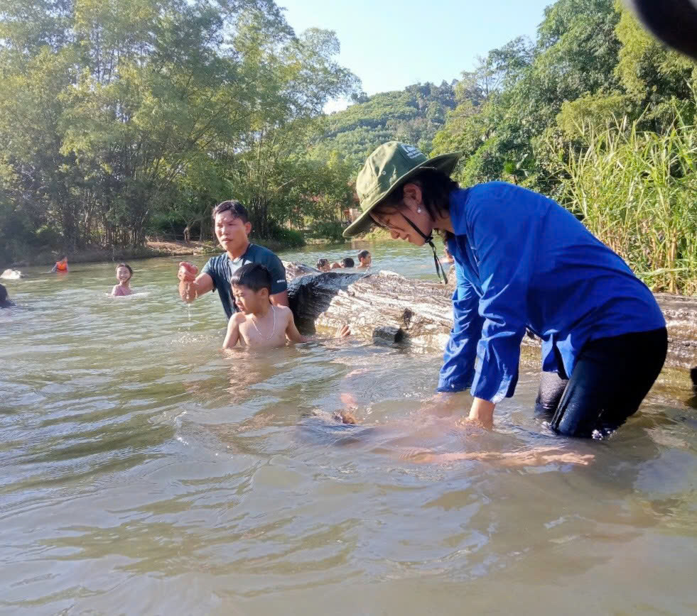 Bể bơi di động - Lá chắn phòng chống đuối nước cho trẻ em Yên Bái- Ảnh 1. Bể bơi di động - Lá chắn phòng chống đuối nước cho trẻ em Yên Bái- Ảnh 1.