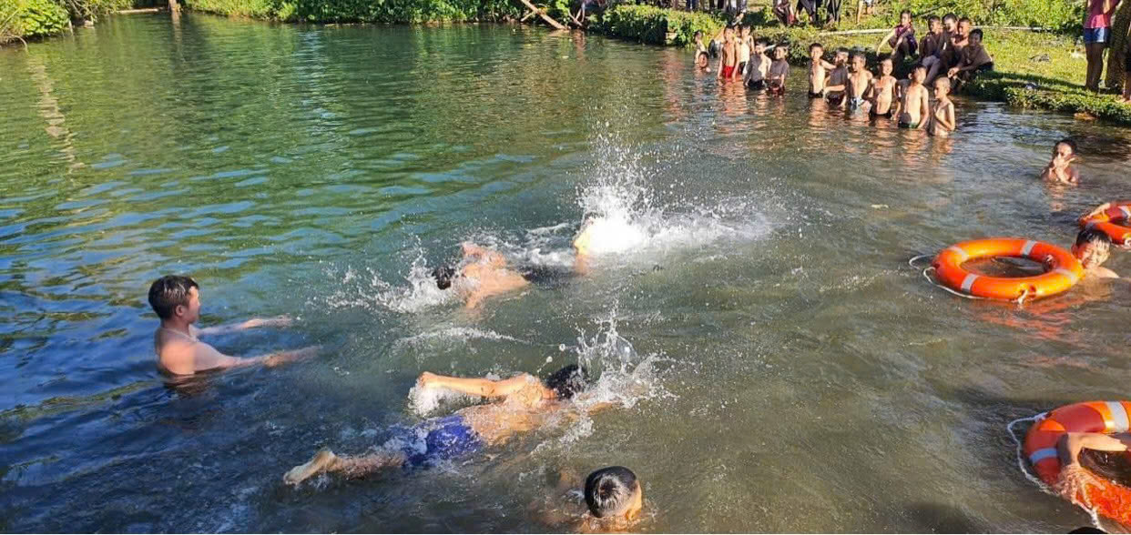 Bể bơi di động - Lá chắn phòng chống đuối nước cho trẻ em Yên Bái- Ảnh 3. Bể bơi di động - Lá chắn phòng chống đuối nước cho trẻ em Yên Bái- Ảnh 3.