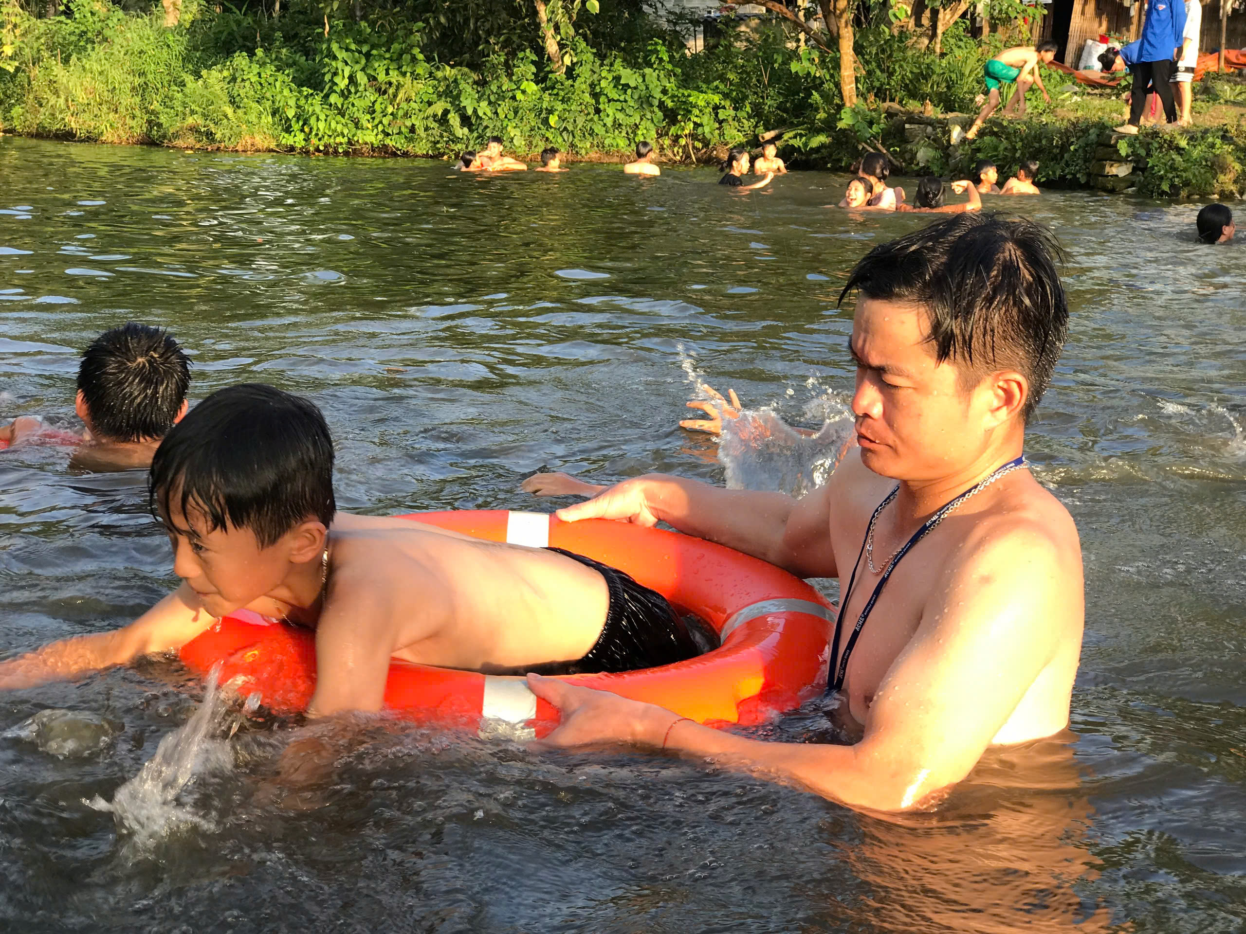 Bể bơi di động - Lá chắn phòng chống đuối nước cho trẻ em Yên Bái- Ảnh 2. Bể bơi di động - Lá chắn phòng chống đuối nước cho trẻ em Yên Bái- Ảnh 2.