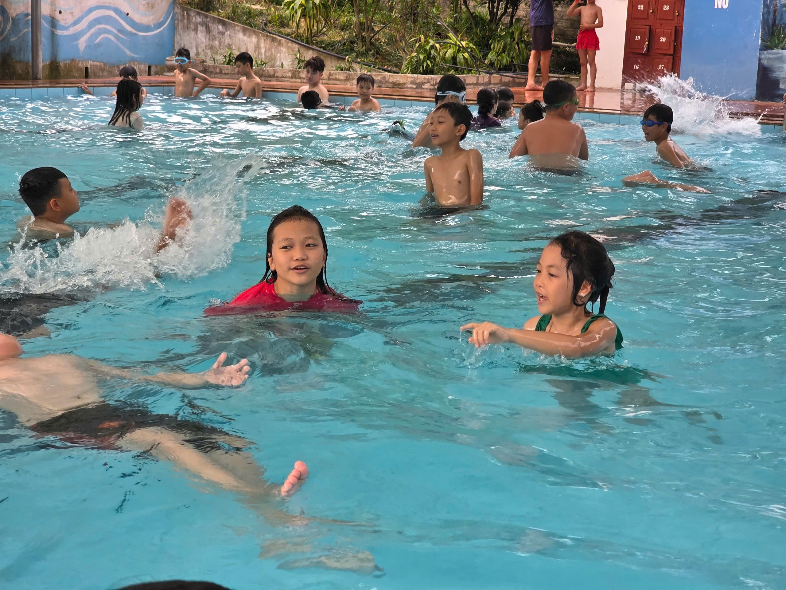 Bể bơi di động - Lá chắn phòng chống đuối nước cho trẻ em Yên Bái- Ảnh 7. Bể bơi di động - Lá chắn phòng chống đuối nước cho trẻ em Yên Bái- Ảnh 7.