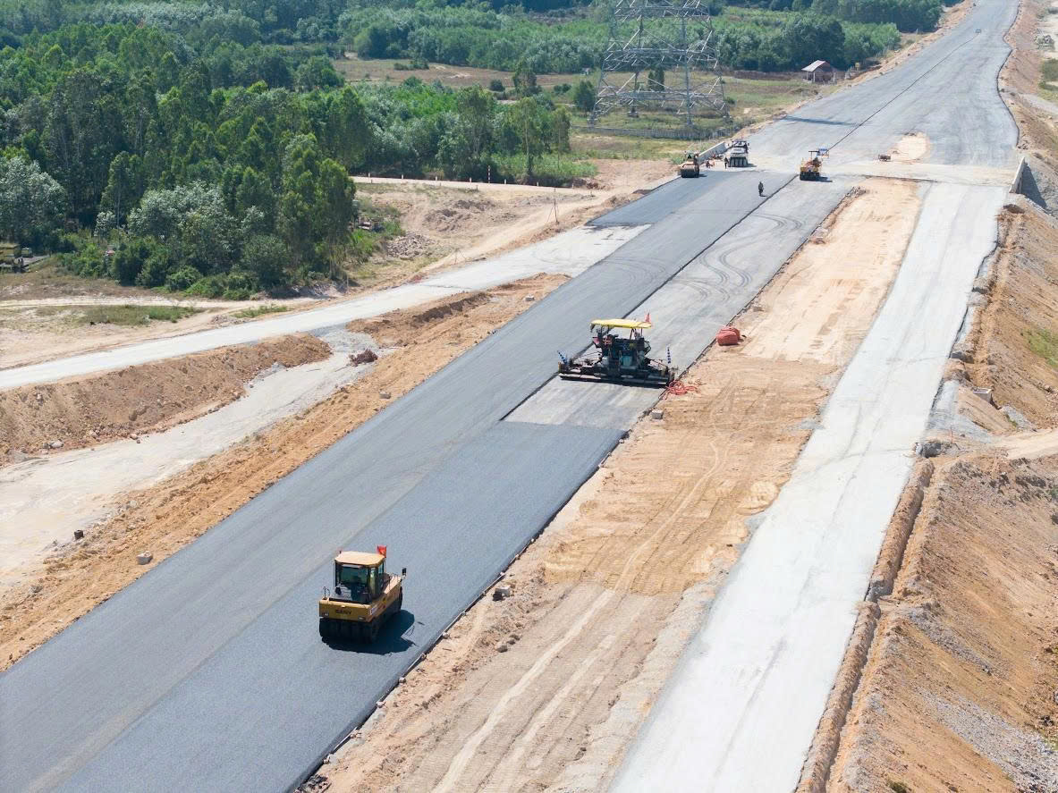 Bộ trưởng Trần Hồng Minh: Rốt r&aacute;o đồng h&agrave;nh c&ugrave;ng địa phương triển khai ph&acirc;n cấp ph&acirc;n quyền- Ảnh 2.