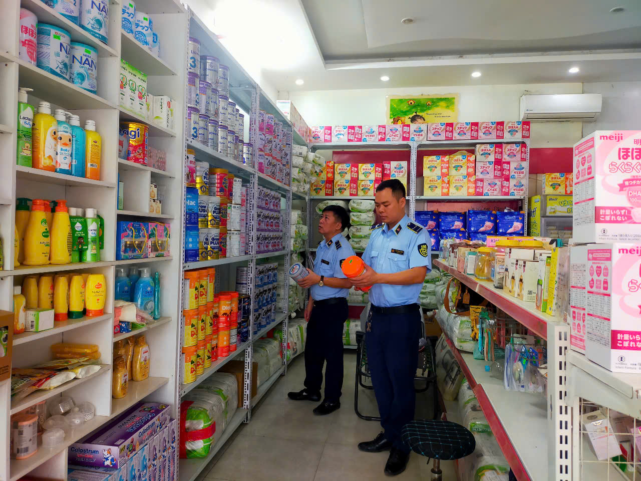 Th&aacute;i Nguy&ecirc;n xử l&yacute; hơn 180 vụ vi phạm kinh doanh h&agrave;ng h&oacute;a- Ảnh 1.