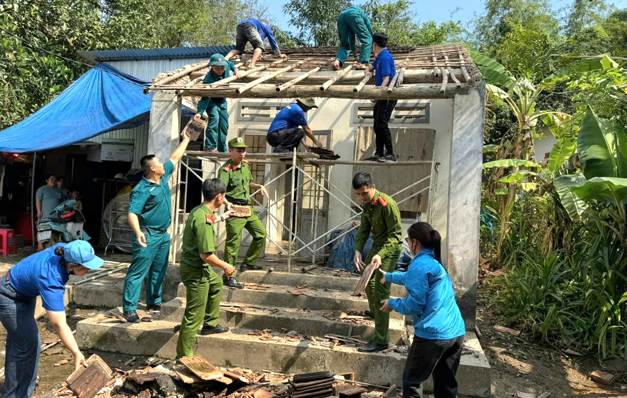 "Mệnh lệnh tr&aacute;i tim" x&oacute;a nh&agrave; tạm, nh&agrave; dột n&aacute;t: Khi ng&agrave;nh X&acirc;y dựng chung tay- Ảnh 2.