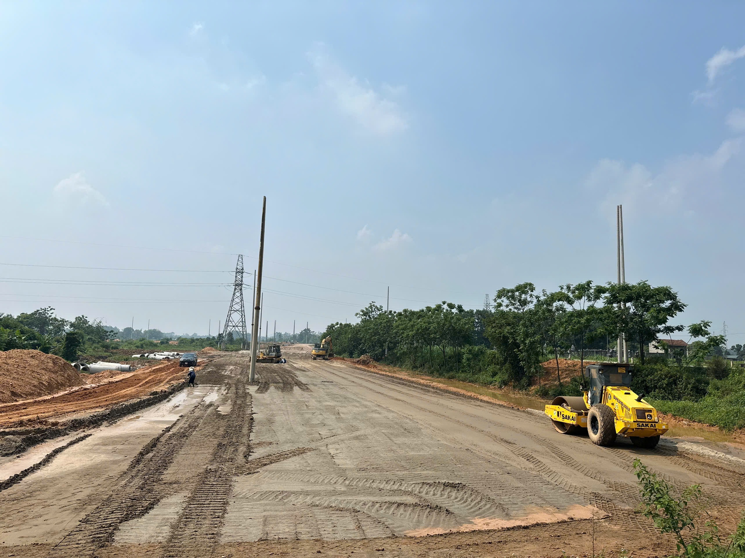Vĩnh Ph&uacute;c: Ho&agrave;n thiện hạ tầng khu c&ocirc;ng nghiệp, thu h&uacute;t đầu tư- Ảnh 2.
