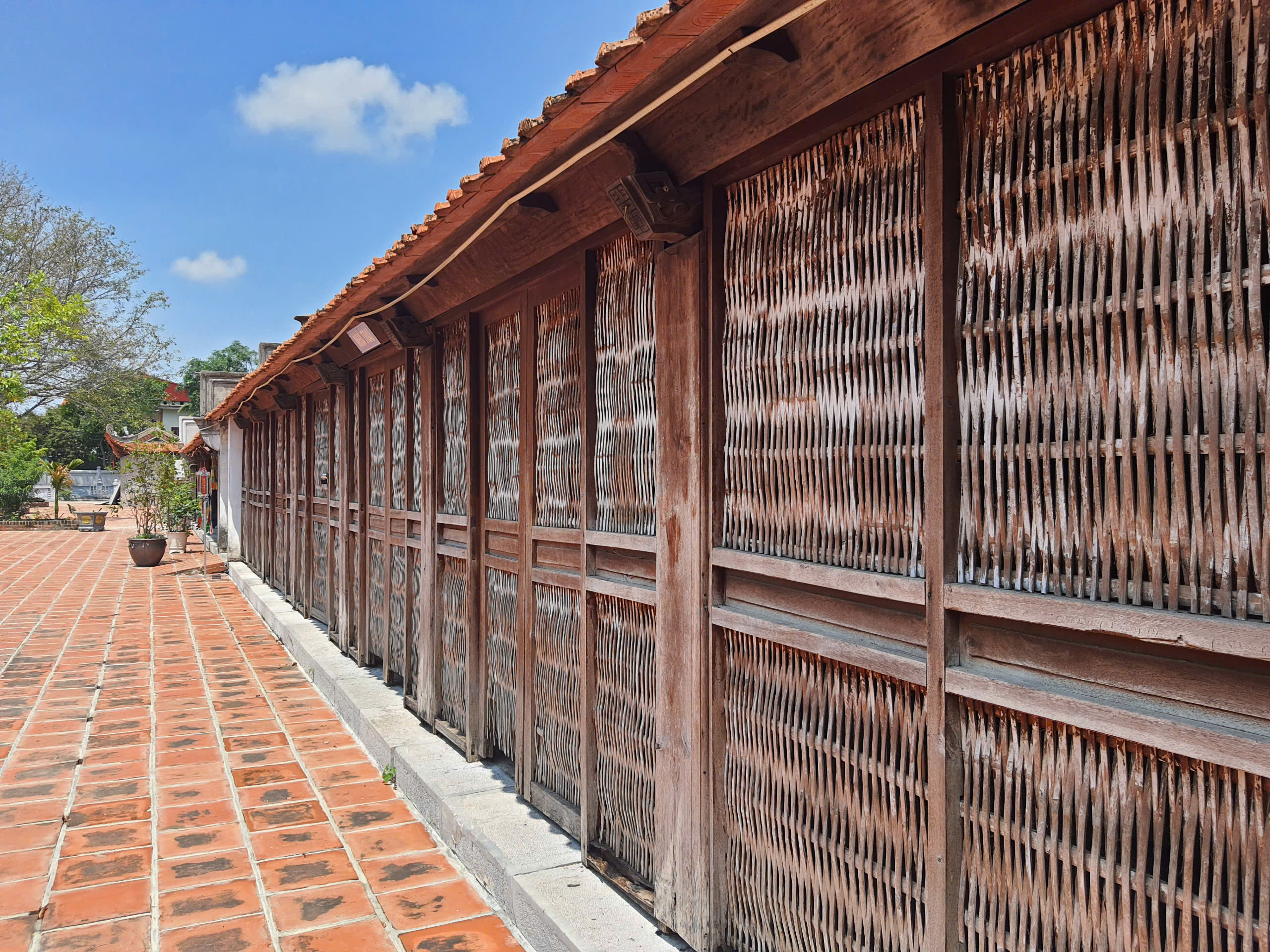 Chi&ecirc;m ngưỡng vẻ đẹp cổ k&iacute;nh của ch&ugrave;a Trăm Gian ở huyện Nam S&aacute;ch- Ảnh 4.