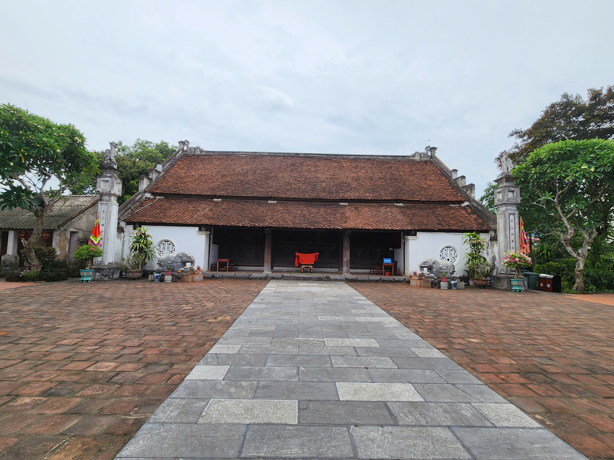 Khám phá kiến trúc độc đáo tại quần thể di tích nghìn năm tuổi ở Thanh Hóa- Ảnh 9. Khám phá kiến trúc độc đáo tại quần thể di tích nghìn năm tuổi ở Thanh Hóa- Ảnh 9.