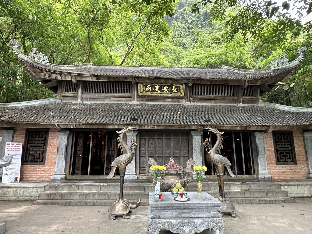Chi&ecirc;m ngưỡng đền Tr&igrave;nh ngh&igrave;n năm lịch sử ở Tr&agrave;ng An- Ảnh 1.