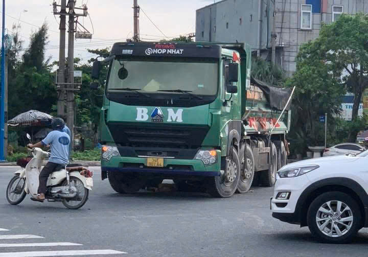 Hải Dương: Va chạm xe Howo tr&ecirc;n quốc lộ 5, người phụ nữ tử vong tại chỗ- Ảnh 1.