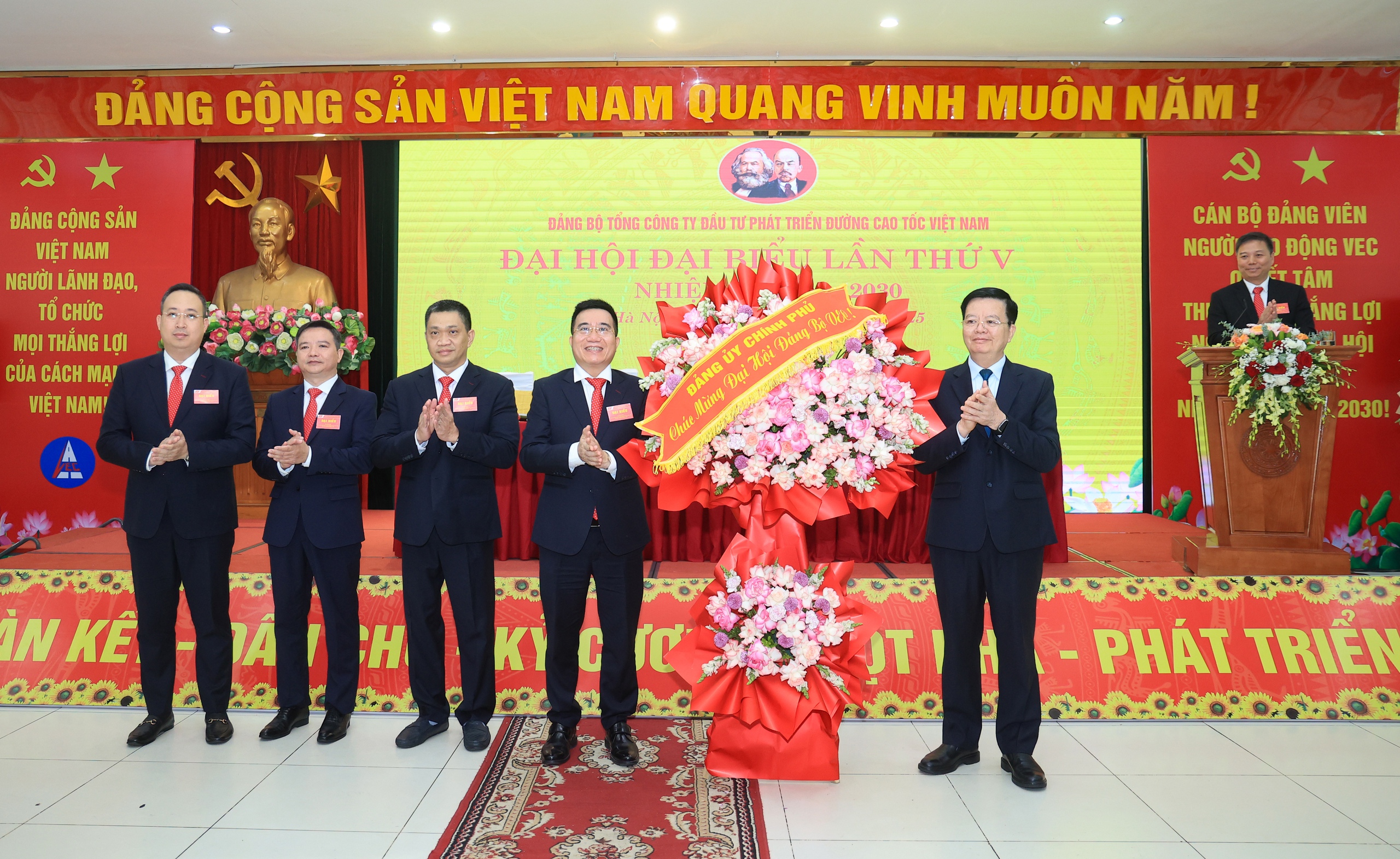 Ph&oacute; Thủ tướng Mai Văn Ch&iacute;nh: VEC tiếp tục ph&aacute;t huy vai tr&ograve; chủ lực trong đầu tư cao tốc- Ảnh 2.