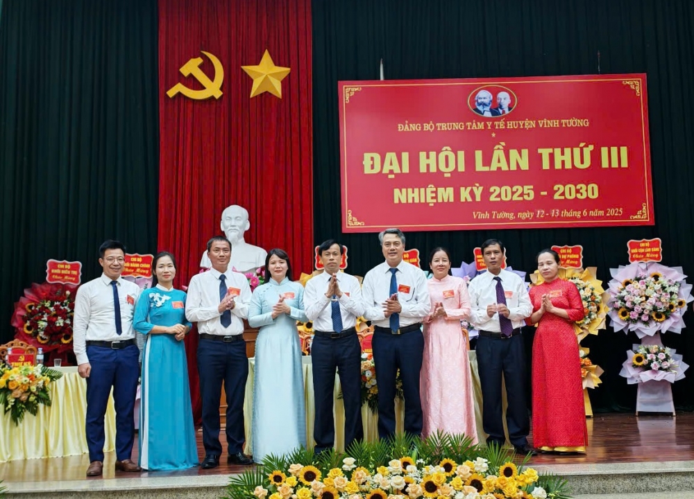 Trung t&acirc;m Y tế huyện Vĩnh Tường: Đo&agrave;n kết, d&acirc;n chủ, kỷ cương, đổi mới- Ảnh 8.