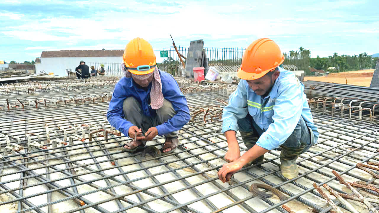 Mưa cản tiến độ, cao tốc qua miền Trung linh hoạt chuyển mũi thi c&ocirc;ng- Ảnh 1.