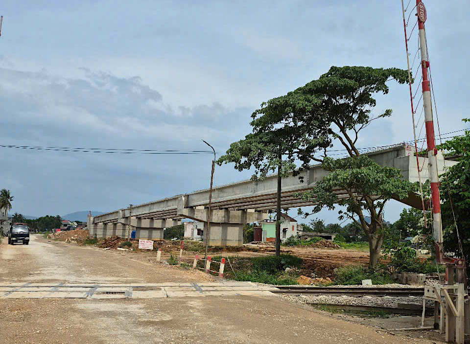 Chậm giải ph&oacute;ng mặt bằng, nguy cơ ảnh hưởng tiến độ dự &aacute;n đường sắt H&agrave; Nội - Vinh- Ảnh 2.