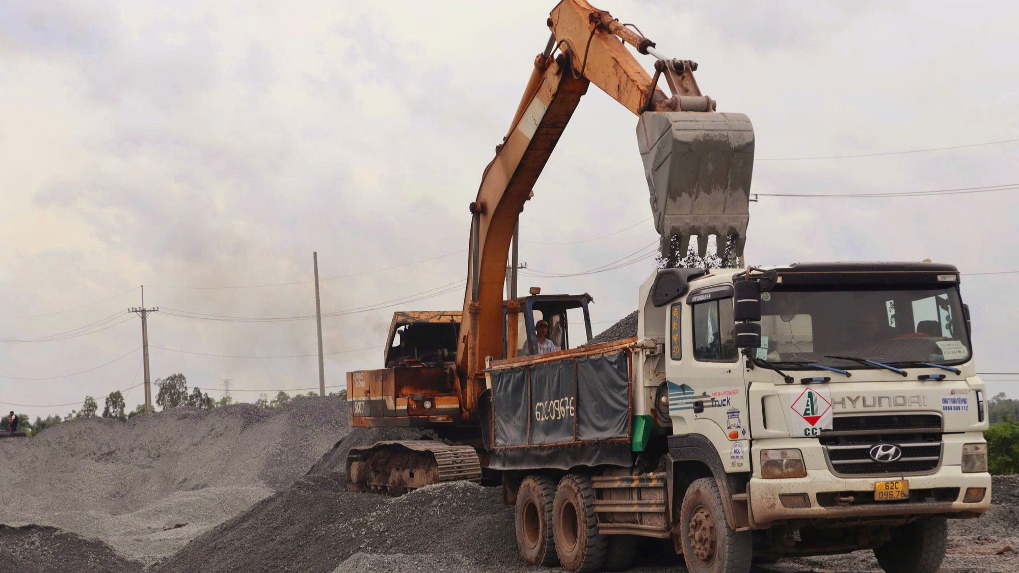 Vượt kh&oacute;, nỗ lực đưa cao tốc Cần Thơ - C&agrave; Mau c&aacute;n đ&iacute;ch đ&uacute;ng hẹn 19/12- Ảnh 1.