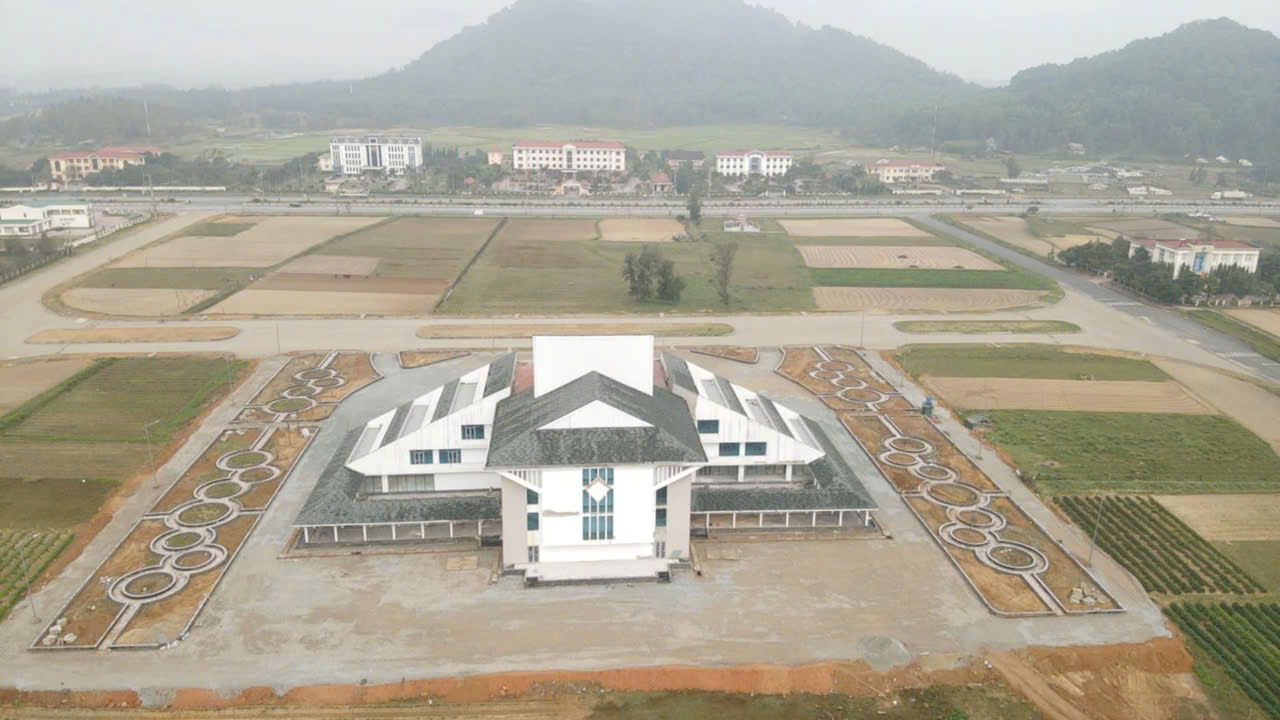 Nhiều trụ sở bỏ hoang sau s&aacute;p nhập, H&agrave; Tĩnh l&ecirc;n phương &aacute;n xử l&yacute; dứt điểm- Ảnh 4.