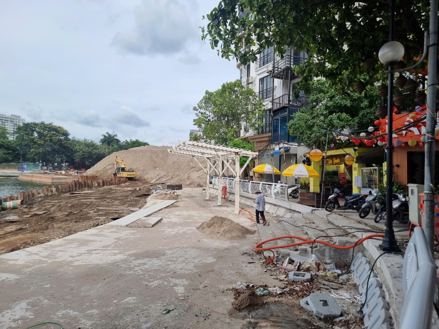 Cận cảnh hồ Đống Đa khoác áo mới- Ảnh 3. Cận cảnh hồ Đống Đa khoác áo mới- Ảnh 3.