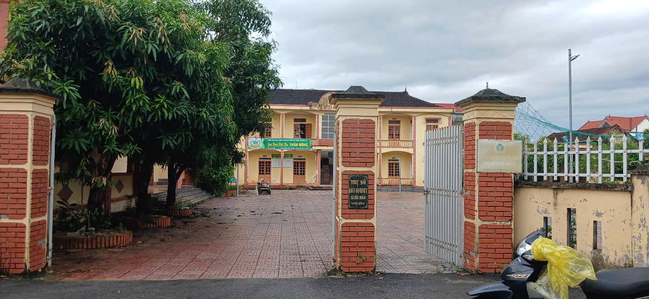 Nhiều trụ sở bỏ hoang sau s&aacute;p nhập, H&agrave; Tĩnh l&ecirc;n phương &aacute;n xử l&yacute; dứt điểm- Ảnh 1.