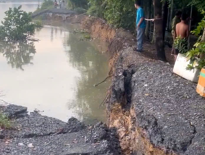 Nguy&ecirc;n nh&acirc;n sụp l&uacute;n bờ bao s&ocirc;ng S&agrave;i G&ograve;n- Ảnh 1.