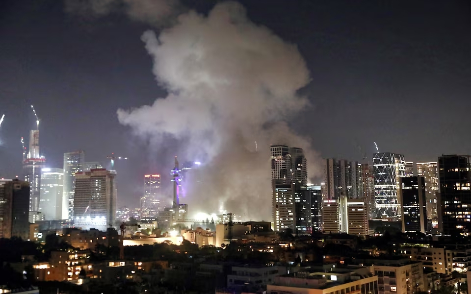 Iran tấn c&ocirc;ng đ&aacute;p trả Israel, ph&oacute;ng t&ecirc;n lửa nhằm v&agrave;o Jerusalem, Tel Aviv