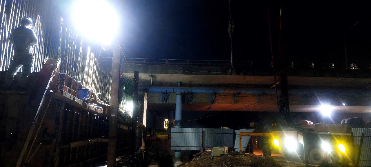 Tăng ca, đưa cầu Xương Giang tr&ecirc;n cao tốc H&agrave; Nội - Bắc Giang vượt lũ trong th&aacute;ng 6- Ảnh 10.