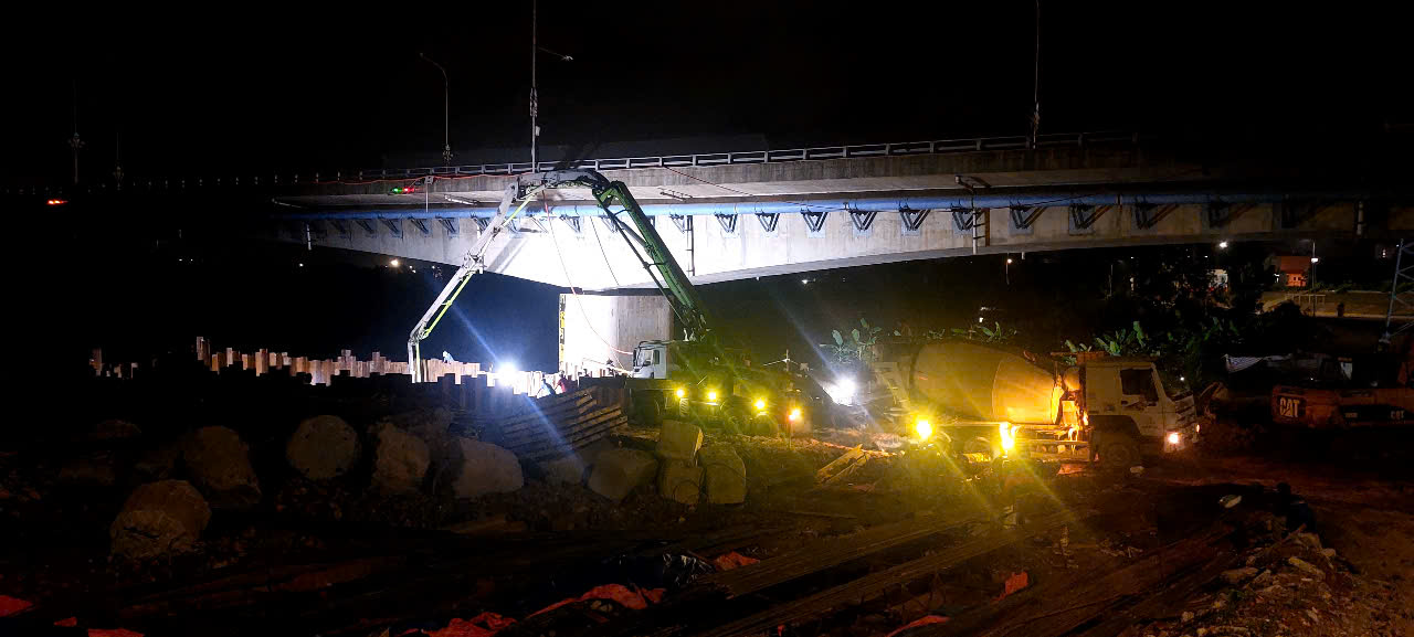 Tăng ca, đưa cầu Xương Giang tr&ecirc;n cao tốc H&agrave; Nội - Bắc Giang vượt lũ trong th&aacute;ng 6- Ảnh 8.