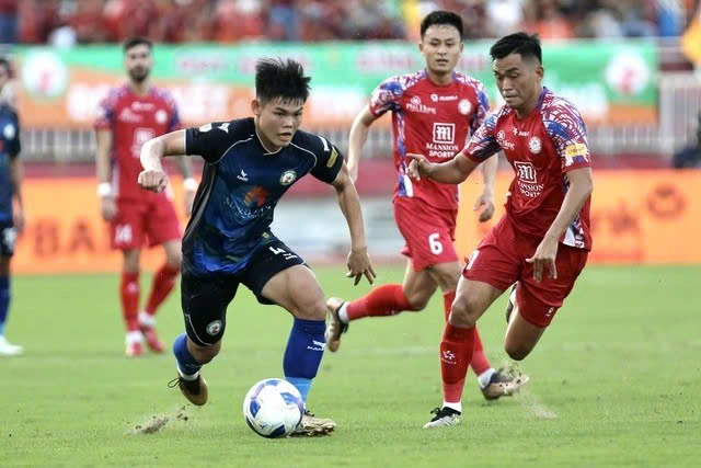 Kịch bản n&agrave;o cho cuộc chiến trụ hạng V-League 2024-2025?- Ảnh 2.