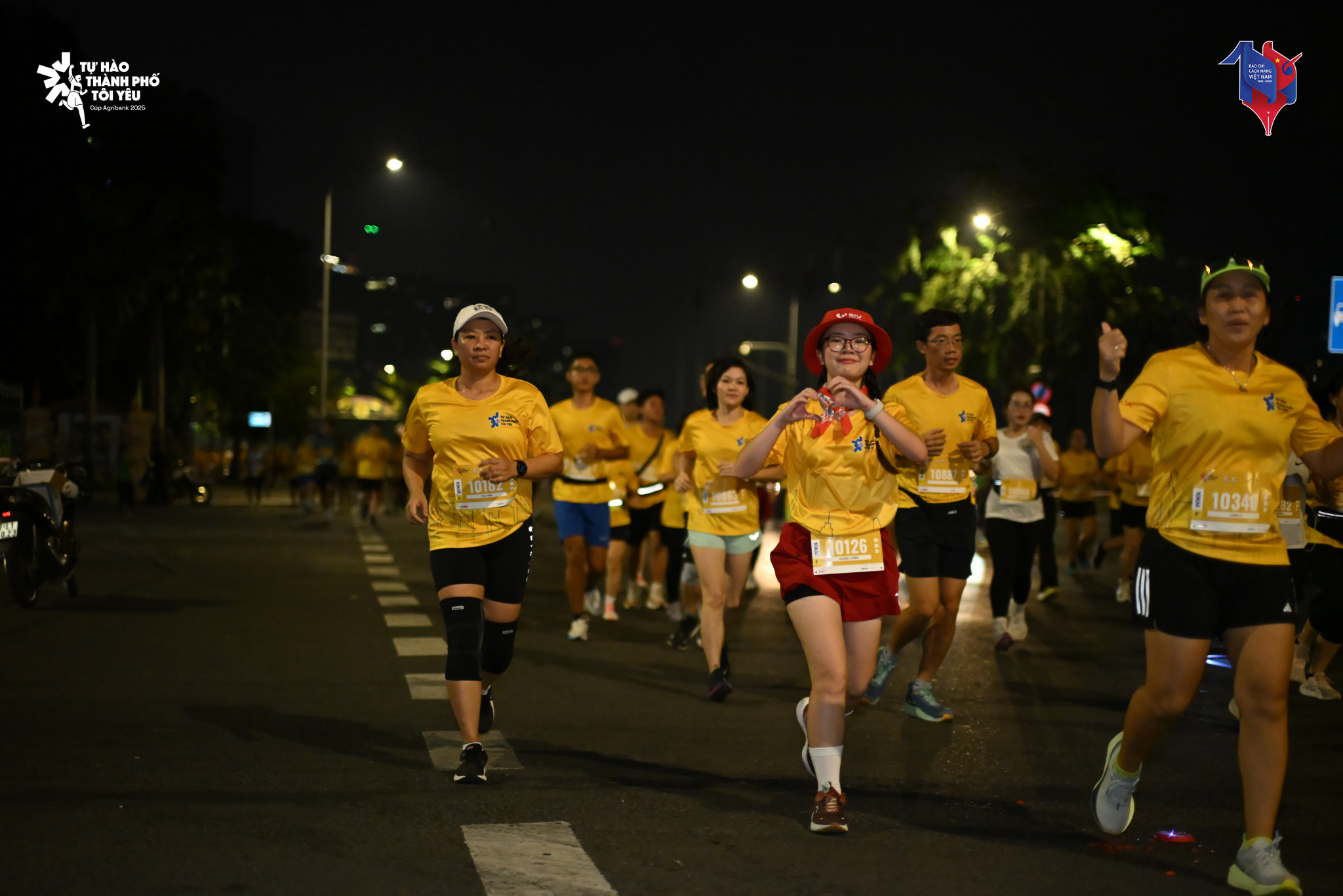 1.000 người l&agrave;m b&aacute;o tham gia giải chạy dịp kỷ niệm 100 năm B&aacute;o ch&iacute; C&aacute;ch mạng Việt Nam- Ảnh 1.