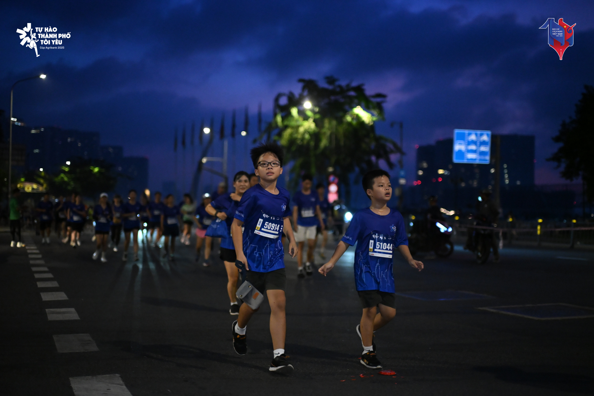 1.000 người l&agrave;m b&aacute;o tham gia giải chạy dịp kỷ niệm 100 năm B&aacute;o ch&iacute; C&aacute;ch mạng Việt Nam- Ảnh 8.