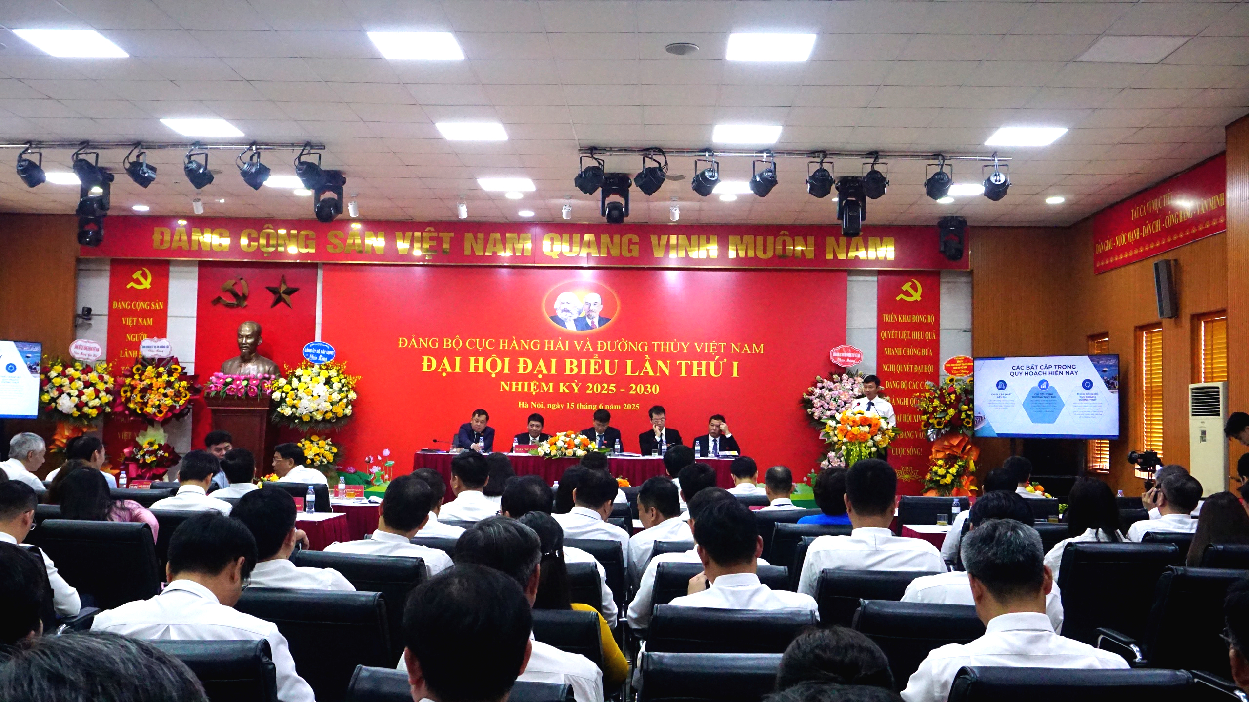 Đảng bộ Cục H&agrave;ng hải v&agrave; Đường thủy cần tăng cường đo&agrave;n kết, tinh gọn bộ m&aacute;y- Ảnh 3.