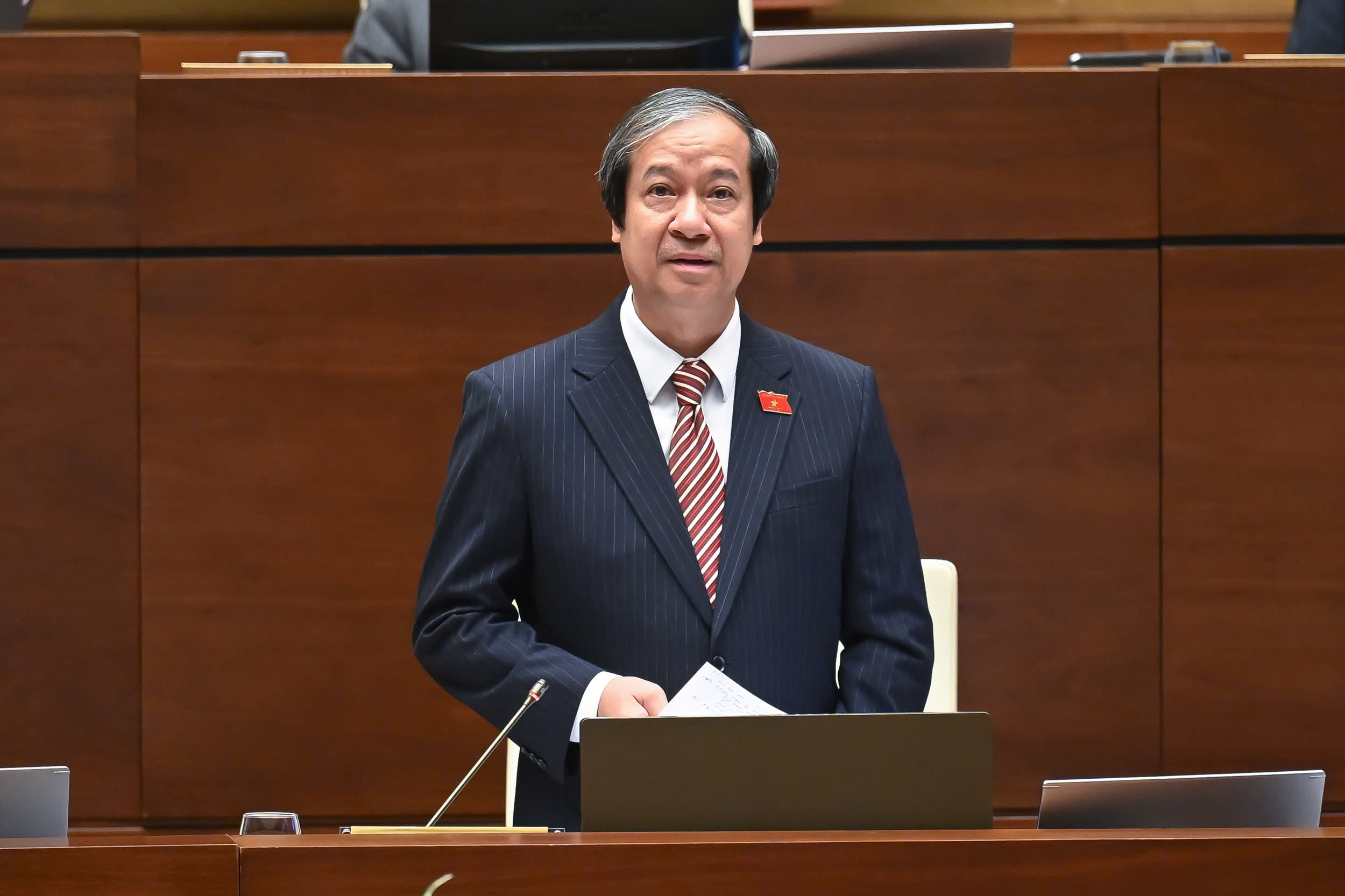 Bộ trưởng GD&ĐT: Gi&aacute;o vi&ecirc;n mầm non vất vả nhất nhưng thu nhập lại thấp nhất- Ảnh 4.