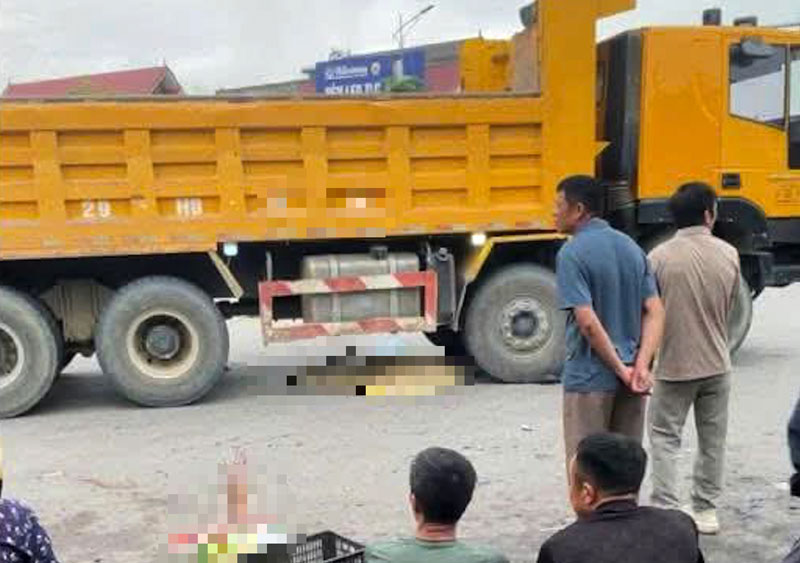 Hiện trường xảy ra vụ TNGT khiến anh N.D.H tử vong tại chỗ. Hiện trường xảy ra vụ TNGT khiến anh N.D.H tử vong tại chỗ.