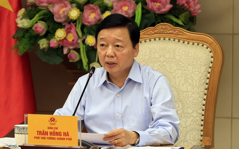 Ph&oacute; Thủ tướng Trần Hồng H&agrave; chủ tr&igrave; cuộc họp với c&aacute;c Bộ, ng&agrave;nh, địa phương về c&ocirc;ng t&aacute;c giải ph&oacute;ng mặt bằng phục vụ dự &aacute;n đường sắt tốc độ cao Bắc-Nam. (Ảnh: VGP/Minh Kh&ocirc;i)