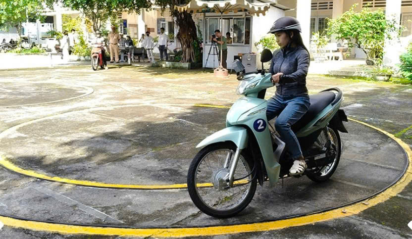 CSGT B&igrave;nh Thuận tổ chức kỳ s&aacute;t hạch l&aacute;i xe đầu ti&ecirc;n- Ảnh 1.