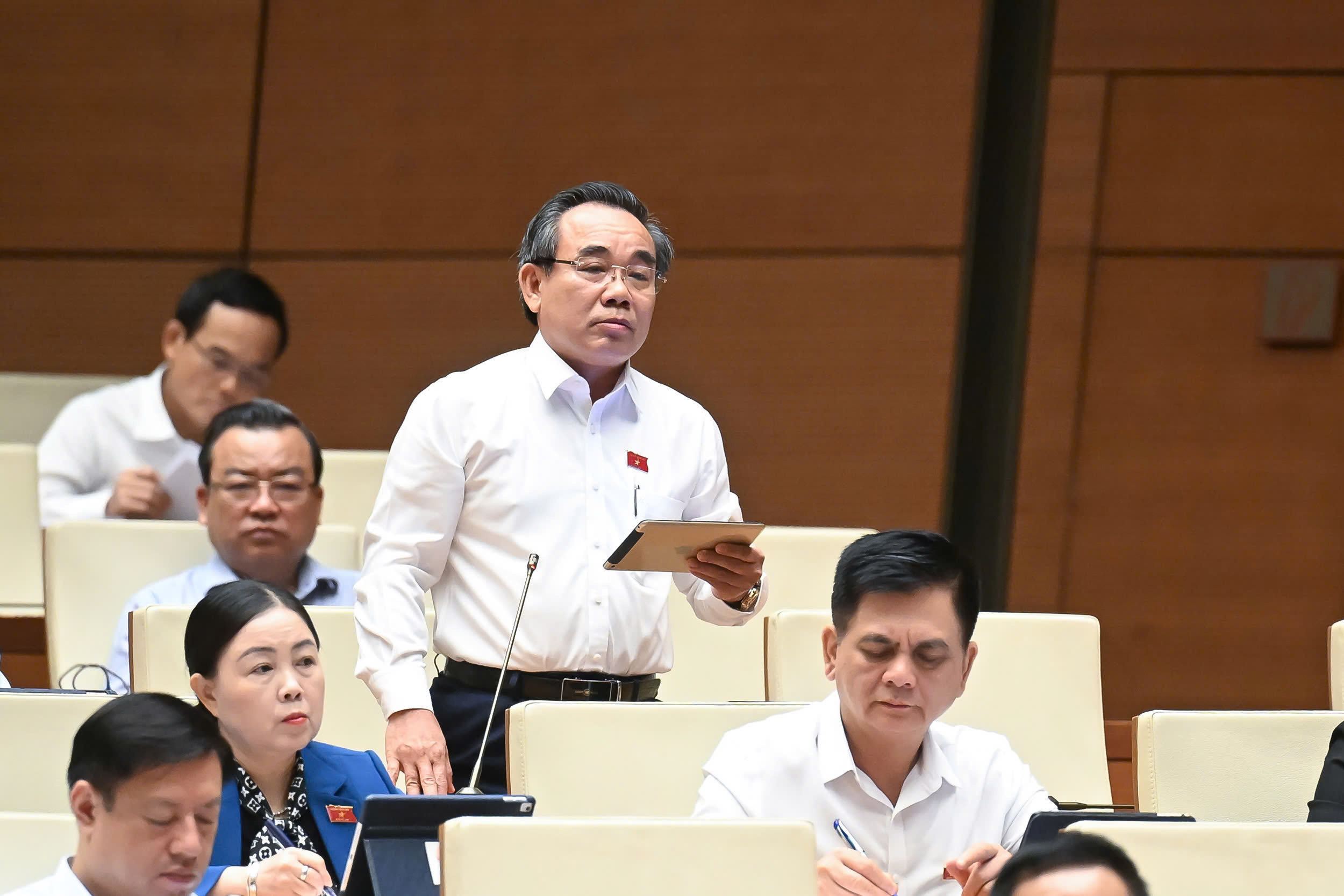 Vấn đề h&agrave;ng giả, h&agrave;ng nh&aacute;i lại "n&oacute;ng" nghị trường- Ảnh 3.