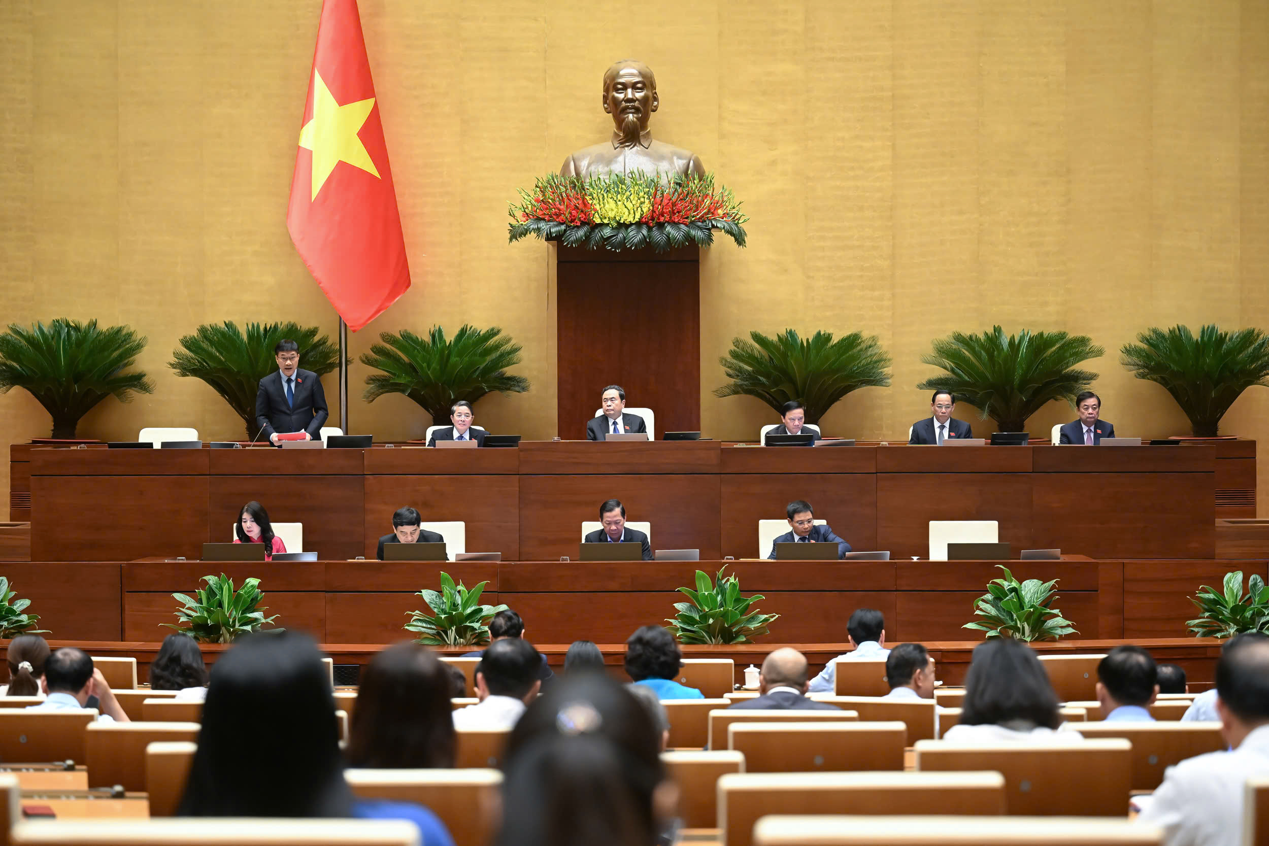 Bộ trưởng C&ocirc;ng thương n&ecirc;u t&igrave;nh trạng c&aacute;n bộ tho&aacute;i h&oacute;a, tiếp tay cho h&agrave;ng giả, h&agrave;ng nh&aacute;i- Ảnh 2.