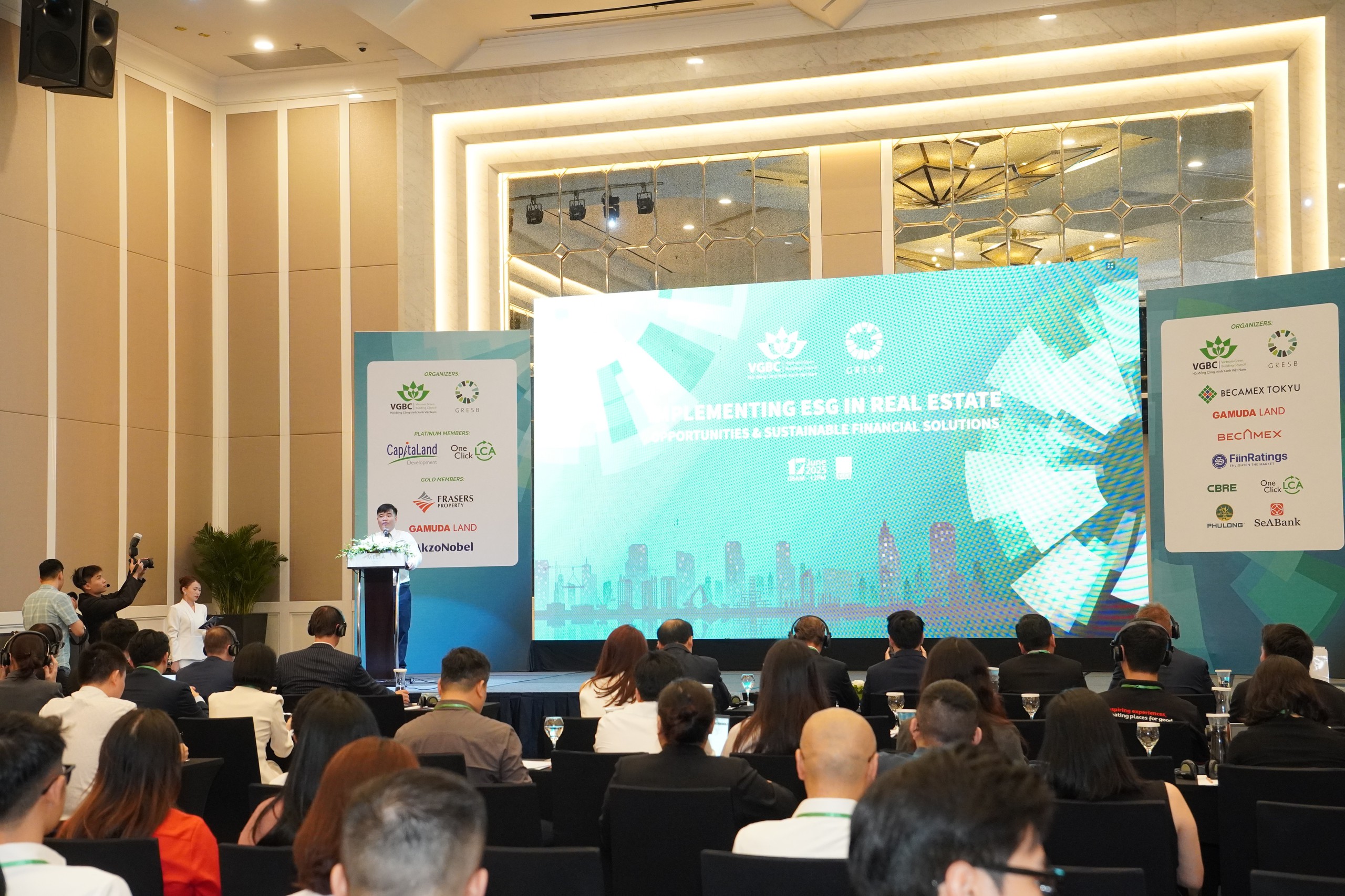 Ông Nguyễn Công Thịnh cho biết, Bộ Xây dựng quan tâm việc thúc đẩy áp dụng ESG trong ngành. Ông Nguyễn Công Thịnh cho biết, Bộ Xây dựng quan tâm việc thúc đẩy áp dụng ESG trong ngành.