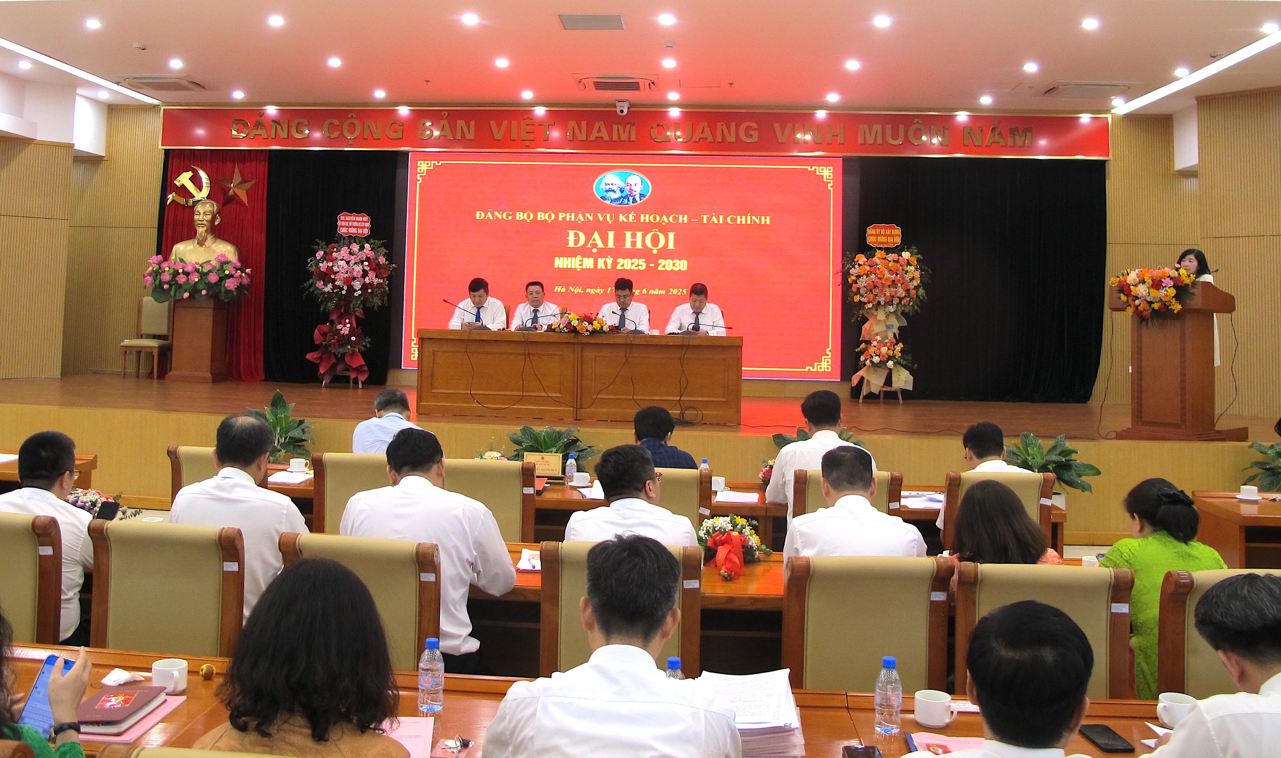 Đảng bộ Vụ Kế hoạch - T&agrave;i ch&iacute;nh đại hội nhiệm kỳ 2025-2030- Ảnh 3.