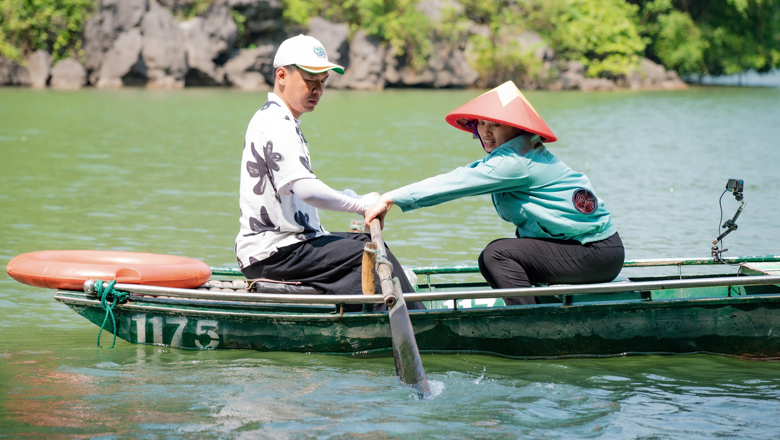 Diễn vi&ecirc;n Duy Hưng, Trung Ruồi lần đầu l&ecirc;n sới vật- Ảnh 6.