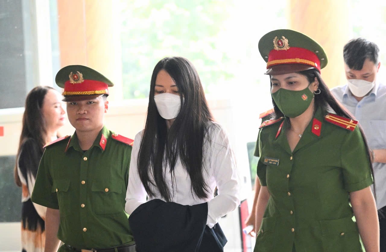 Vợ Trịnh Văn Quyết xin cho chồng được phạt tiền thay v&igrave; phạt t&ugrave; tội thao t&uacute;ng chứng kho&aacute;n- Ảnh 3.