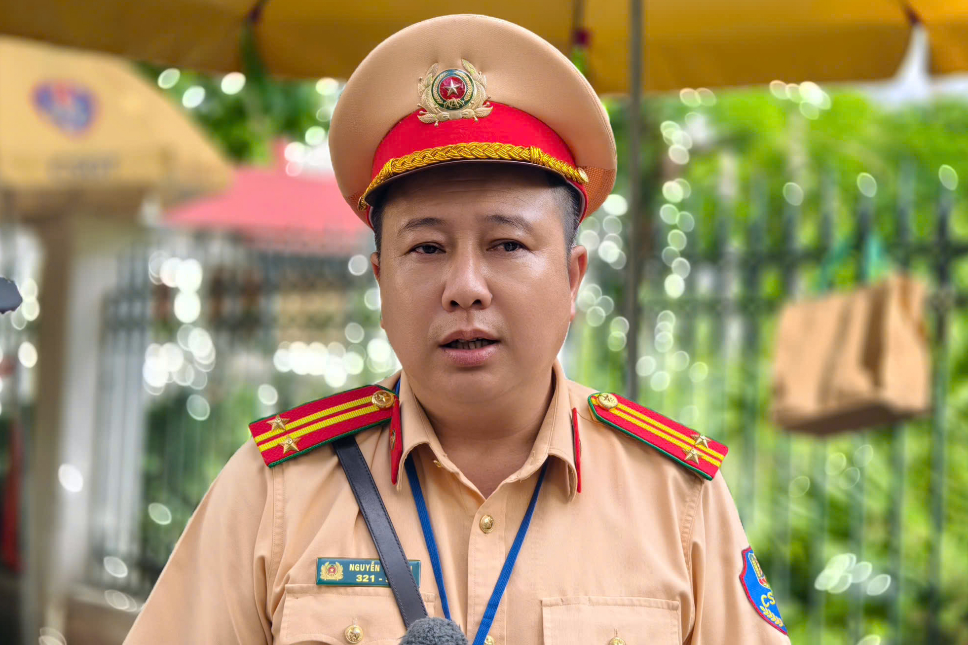 Vi phạm nồng độ cồn kịch khung, người đi xe đạp trần t&igrave;nh "chỉ uống 3 cốc bia"- Ảnh 9.