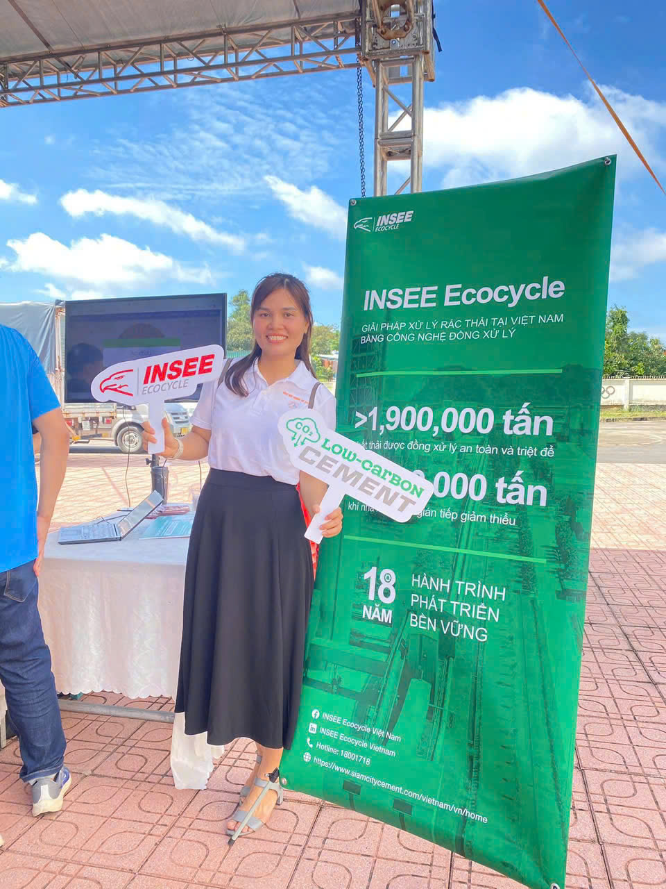 INSEE đ&atilde; nhận được sự ghi nhận từ địa phương về những đ&oacute;ng g&oacute;p t&iacute;ch cực trong c&ocirc;ng t&aacute;c bảo vệ m&ocirc;i trường