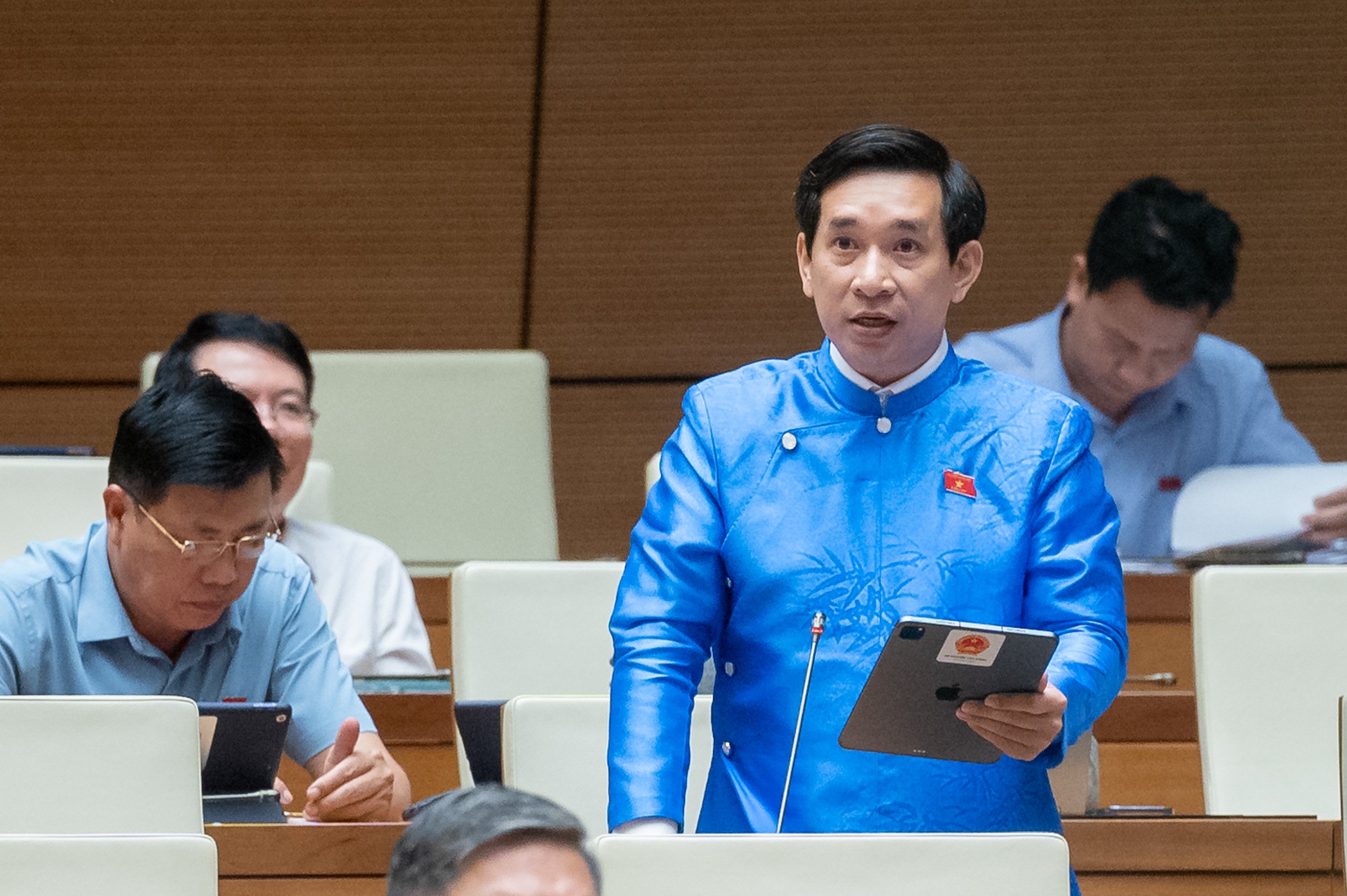 Đại biểu Quốc hội đề xuất d&ugrave;ng trụ sở d&ocirc;i dư l&agrave;m nơi đỗ xe c&ocirc;ng cộng- Ảnh 1.